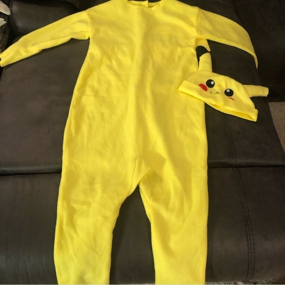 Boys Pokémon Pikachu Costume Size Medium